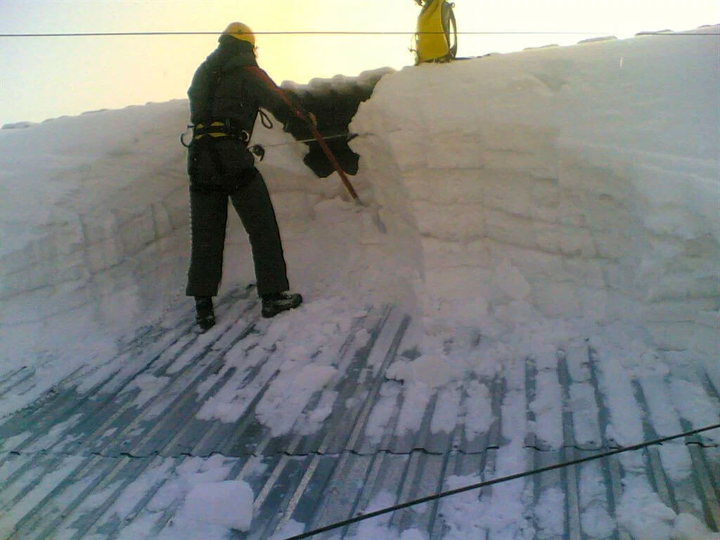 Уборка снега цена в Искитиме